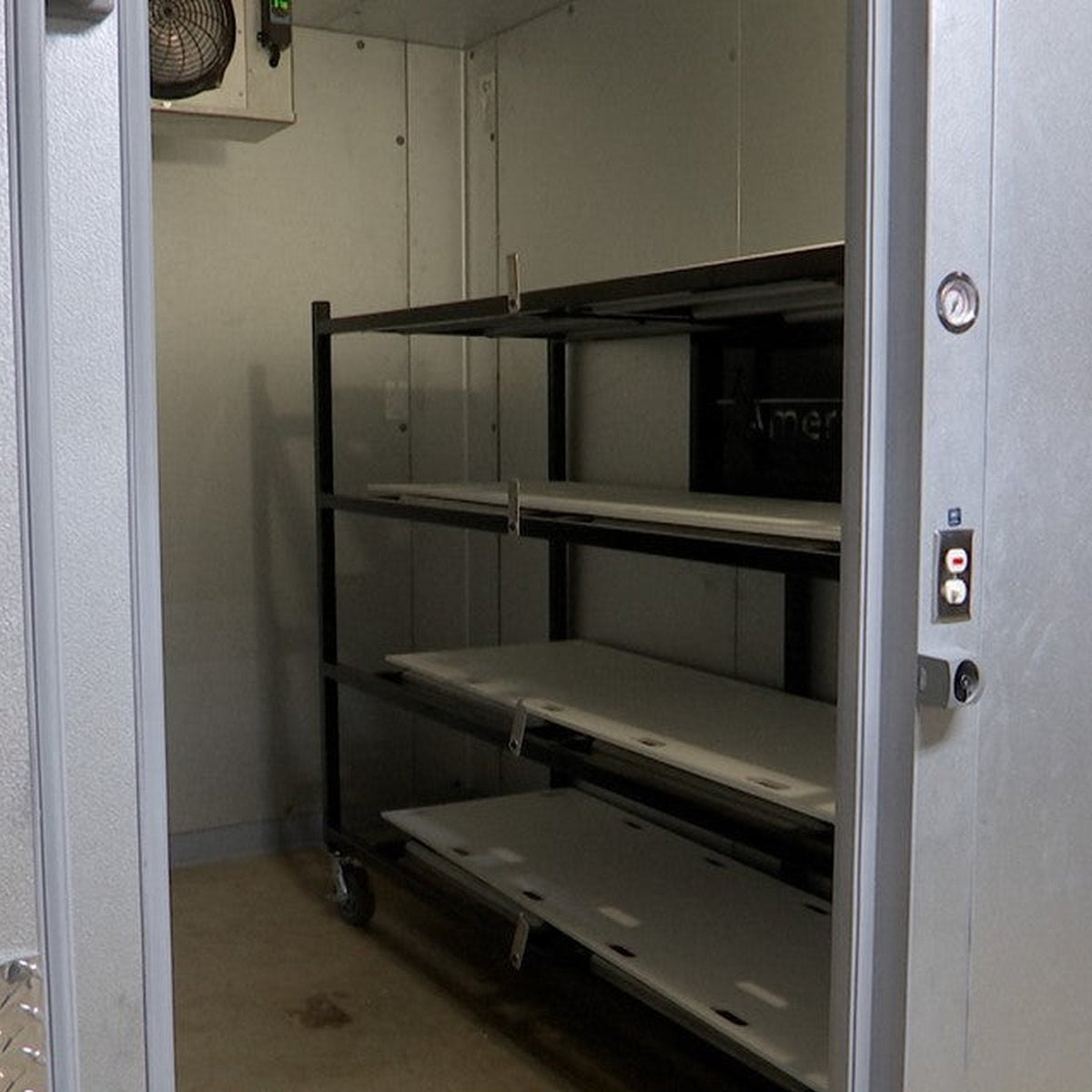 10x20 Walk-In Mortuary Freezer - view 2