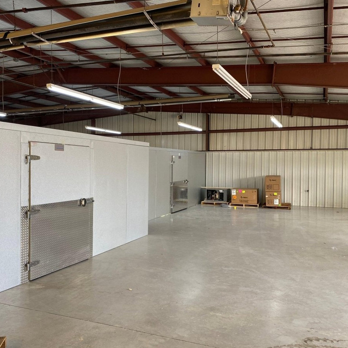 24x24 Walk-In Mortuary Cooler - view 2