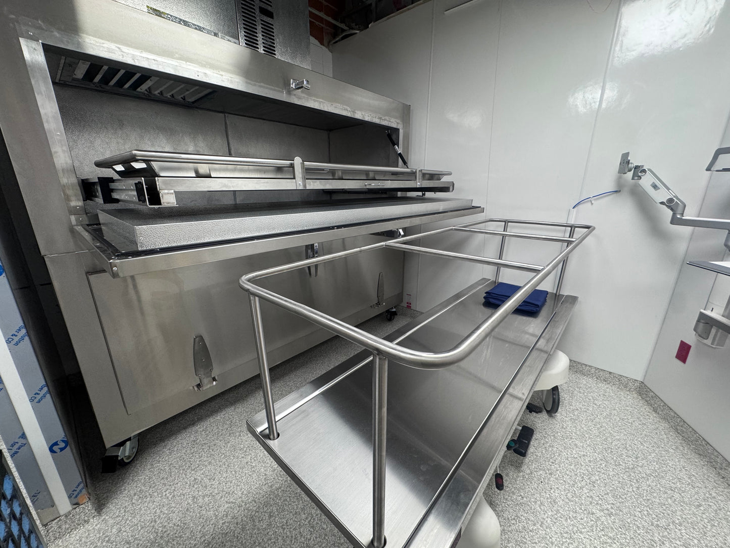 2-body bariatric vault-style morgue cooler, bariatric-capacity individual bay storage
